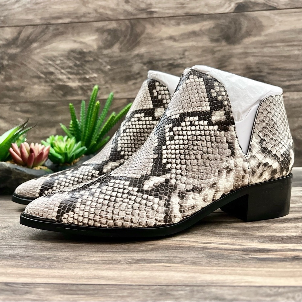 NIB Marc Fisher Yilda Notched Western Leather Ankle Bootie Black Snake Multi 8M - Picture 8 of 12